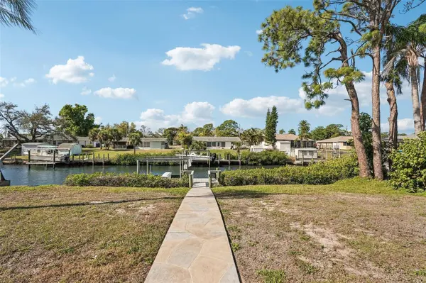 1956 GREENLAWN DR, Englewood, FL 34223