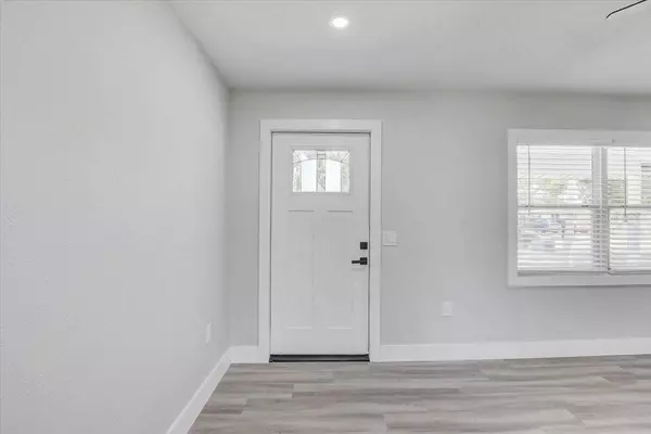 6347 S LANSDALE CIR, Tampa, FL 33616