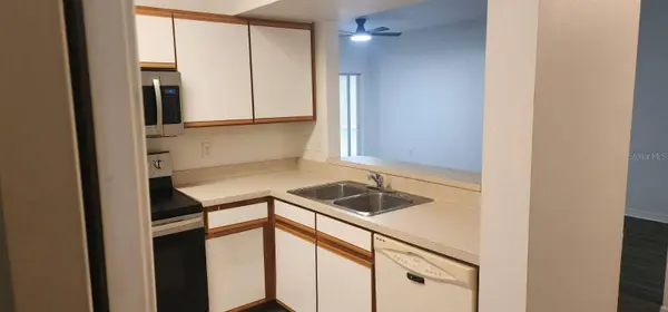 6014 PORTSDALE PL #102, Riverview, FL 33578