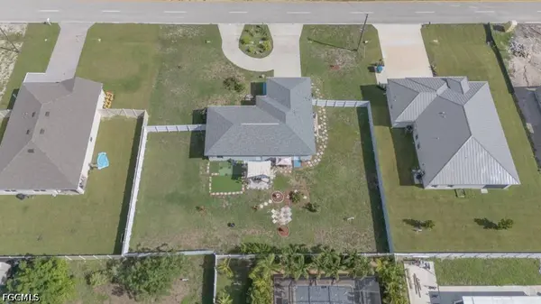 520 Wilmington Pkwy, Cape Coral, FL 33993