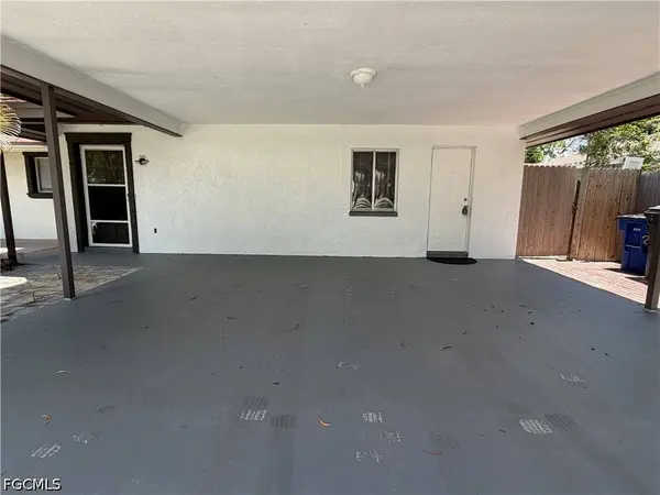 5831 Casablanca CT, Fort Myers, FL 33919