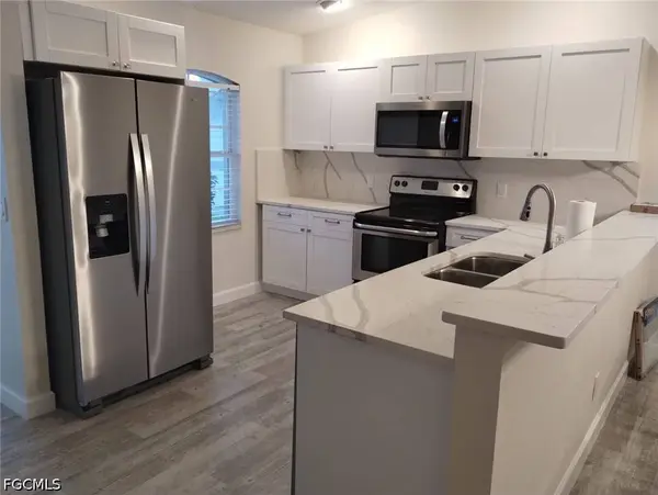 2034 NE 6th ST, Cape Coral, FL 33909