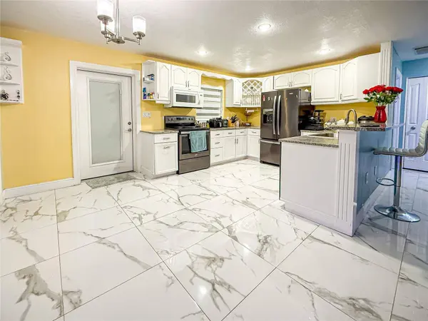 1054 OLD FIELD DR, Brandon, FL 33511