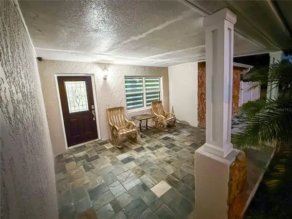 1054 OLD FIELD DR, Brandon, FL 33511