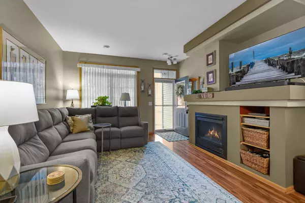 3442 Cherry LN #F, Woodbury, MN 55129