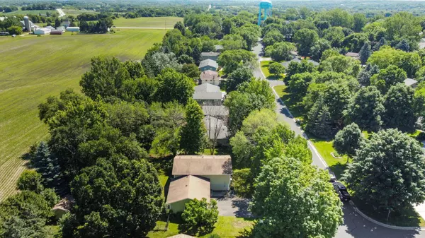 8972 Trista LN, Saint Bonifacius, MN 55375