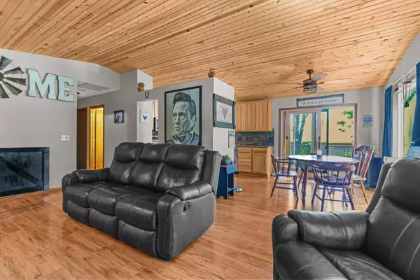 8972 Trista LN, Saint Bonifacius, MN 55375