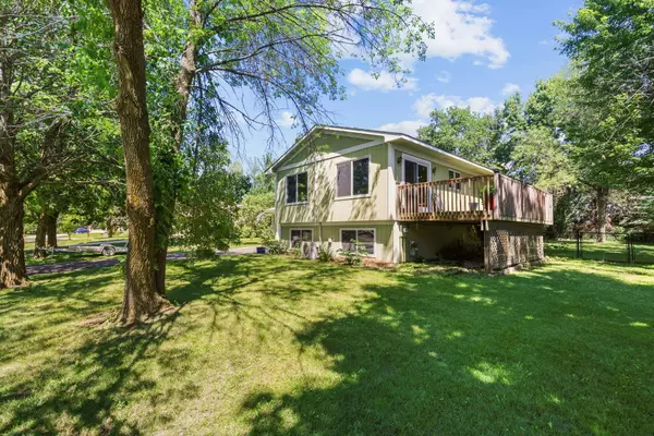 8972 Trista LN, Saint Bonifacius, MN 55375
