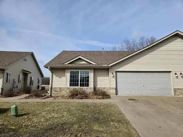 955 Rush Landing CT, Rush City, MN 55069