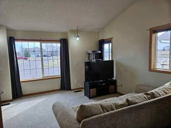 955 Rush Landing CT, Rush City, MN 55069
