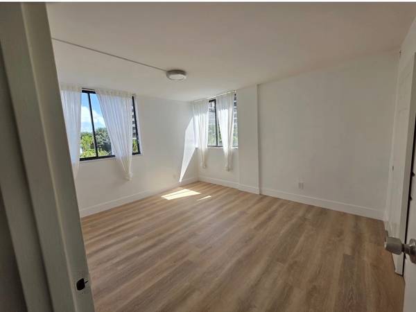 2715 Tigertail Ave #402, Miami, FL 33133-5312