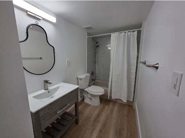 2715 Tigertail Ave #402, Miami, FL 33133-5312