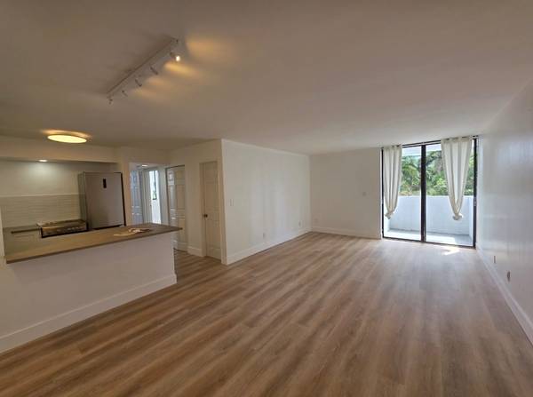 2715 Tigertail Ave #402, Miami, FL 33133-5312