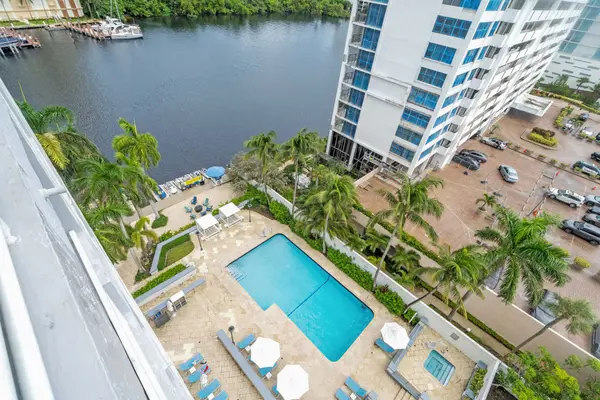 2670 E Sunrise Blvd, Fort Lauderdale, FL 33304-3206
