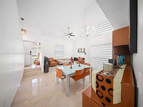 1340 NW 125th Ter, Sunrise, FL 33323