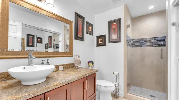 9220 SW 94th Pl, Miami, FL 33176