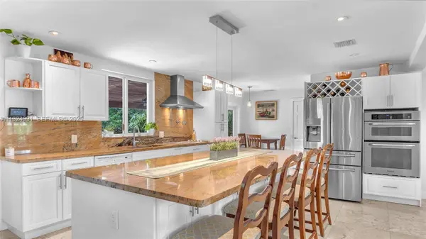 9220 SW 94th Pl, Miami, FL 33176