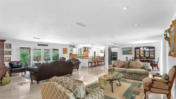 9220 SW 94th Pl, Miami, FL 33176