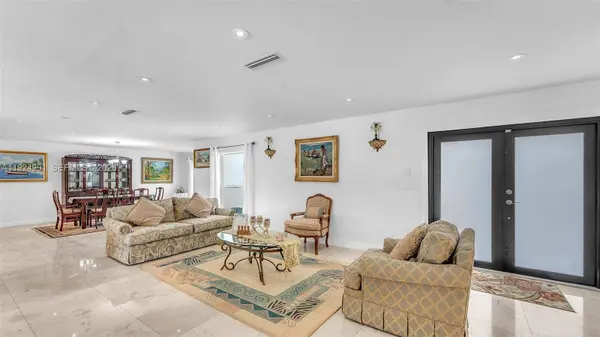 9220 SW 94th Pl, Miami, FL 33176