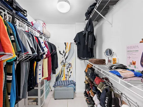 901 Colony Point Circle #304, Pembroke Pines, FL 33026