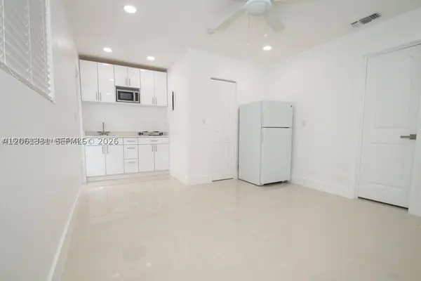 233-B NW 53rd Ave #1