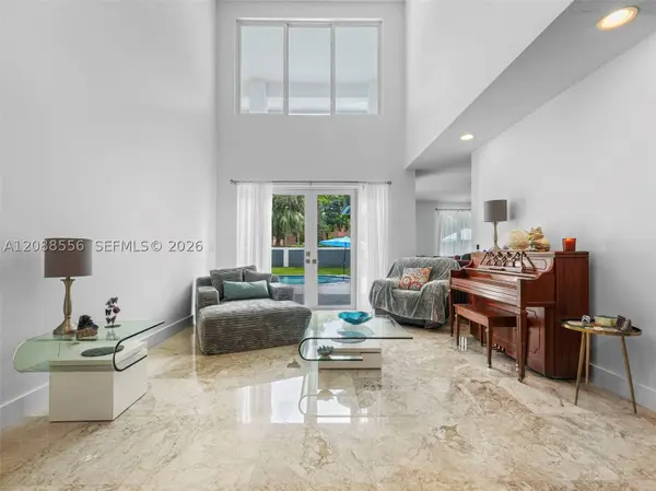 15822 SW 103rd Ln, Miami, FL 33196