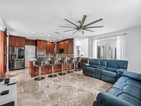 15822 SW 103rd Ln, Miami, FL 33196