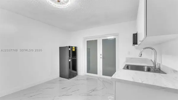 3333 SW 1st St #3, Miami, FL 33135
