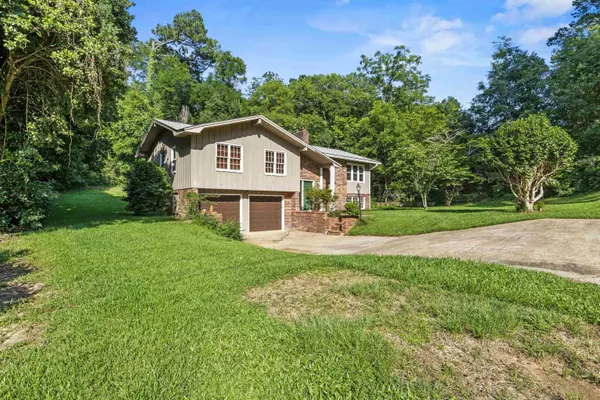 615 N Calhoun Street, Quincy, FL 32351