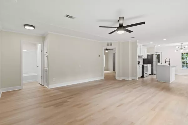 4302 W Bark Drive, Tallahassee, FL 32304