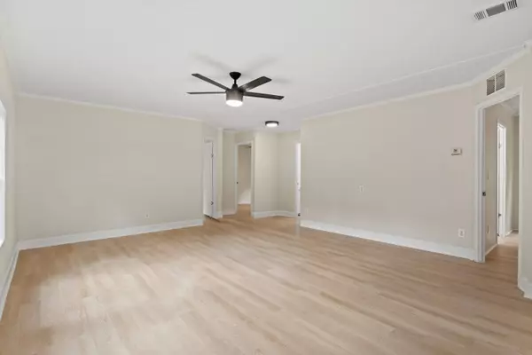 4302 W Bark Drive, Tallahassee, FL 32304