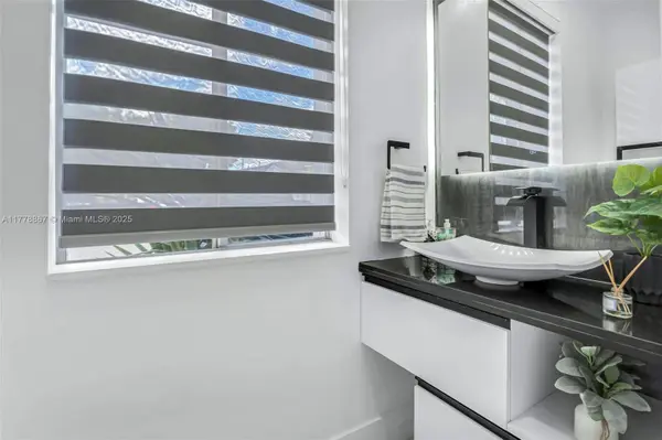 7337 NW 174th Ter #101, Hialeah, FL 33015