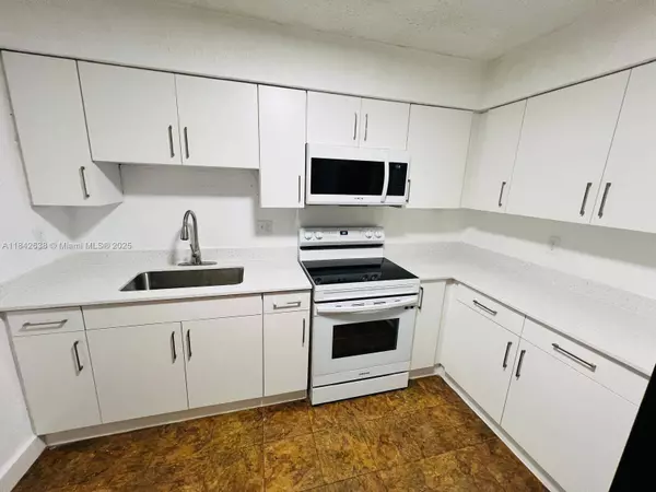 2019 COLMAR AVE, Sebring, FL 33870