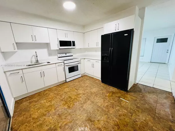 2019 COLMAR AVE, Sebring, FL 33870