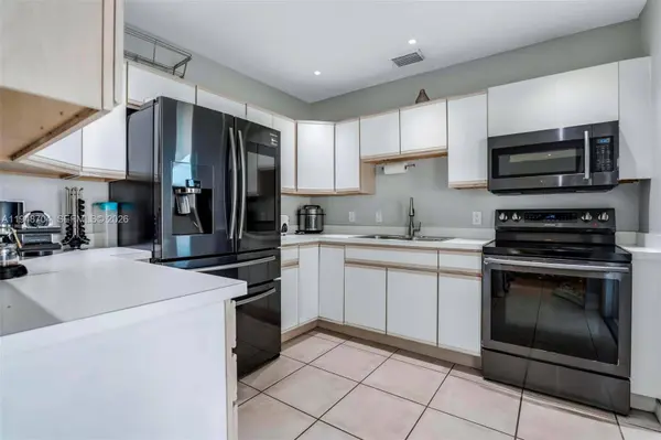 14860 Buchanan St, Miami, FL 33176