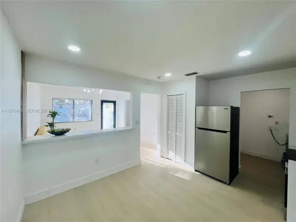 19133 NW 35th Ave, Miami Gardens, FL 33056