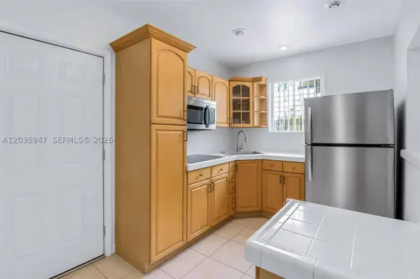 2300 NW 9th St, Miami, FL 33125