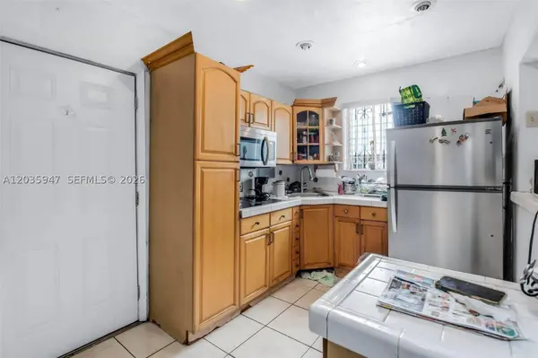 2300 NW 9th St, Miami, FL 33125
