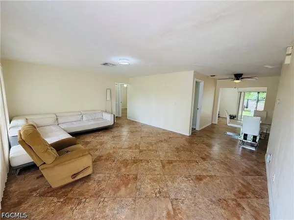 124 Sebring CIR, Lehigh Acres, FL 33936