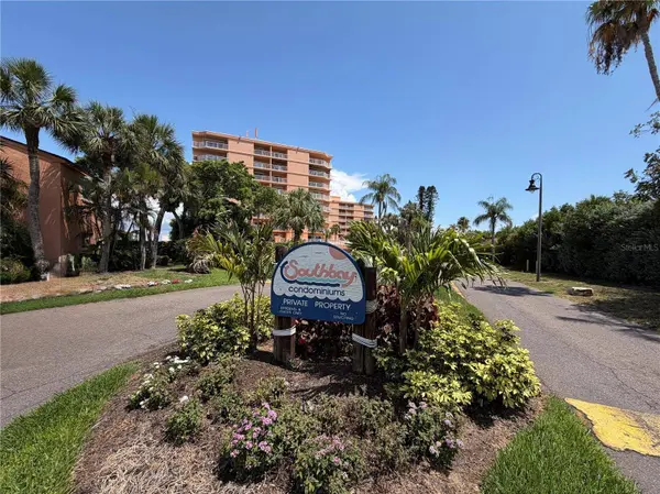 7400 SUNSHINE SKYWAY LN S #105, St Petersburg, FL 33711