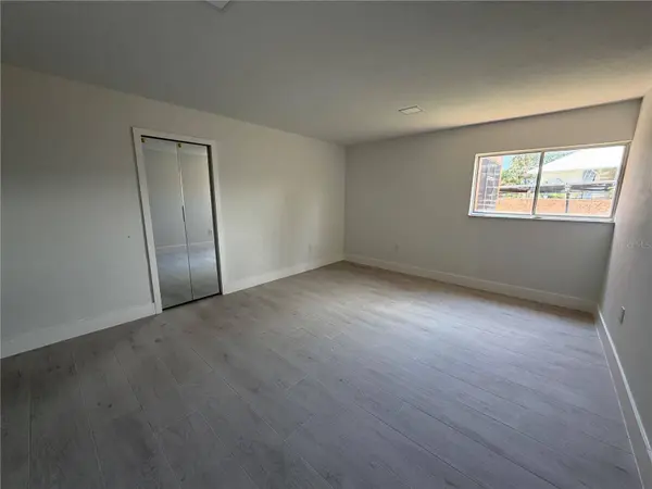 7400 SUNSHINE SKYWAY LN S #105, St Petersburg, FL 33711