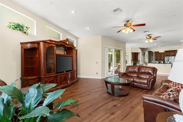 6234 TREMAYNE DR, Mount Dora, FL 32757