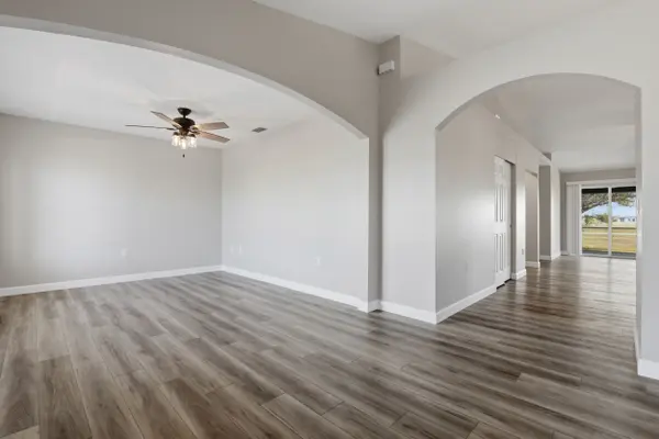 101 NW 18th Ave, Cape Coral, FL 33993-7662