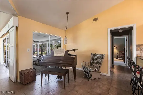 9795 Country Oaks DR, Fort Myers, FL 33967