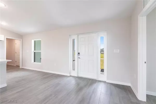 4301 NE 9th CT, Cape Coral, FL 33909