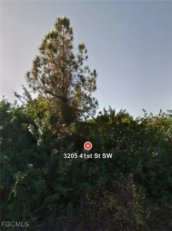 3205 41st ST SW, Lehigh Acres, FL 33976