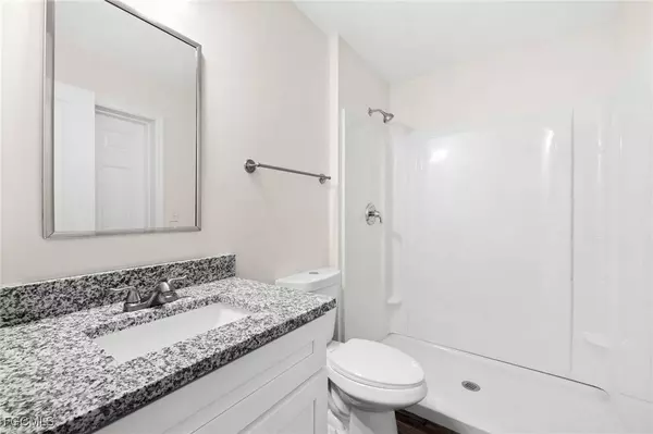 2824 NE 2nd AVE, Cape Coral, FL 33909