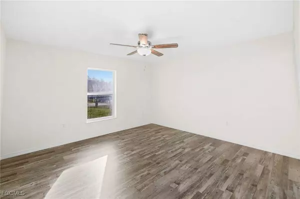 2824 NE 2nd AVE, Cape Coral, FL 33909