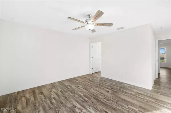 2824 NE 2nd AVE, Cape Coral, FL 33909