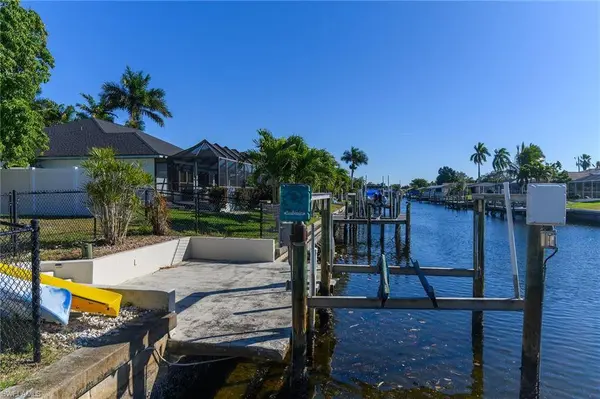 102 SE 42nd ST, Cape Coral, FL 33904